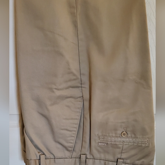 Izod Other - IZOD Men's "Khakis"
